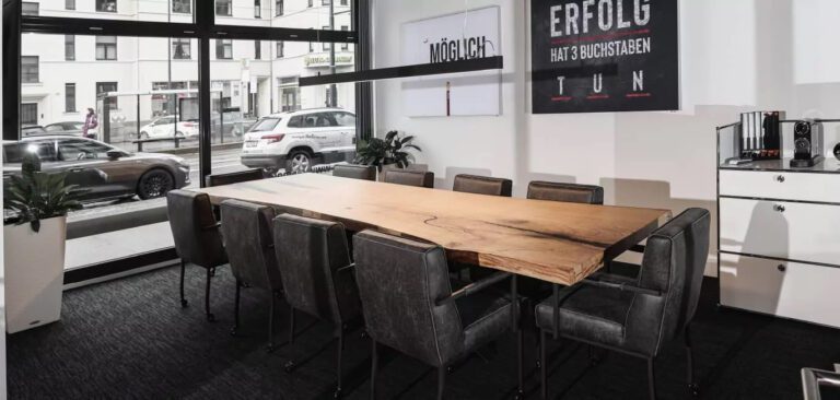 Konferenztische aus Massivholz
