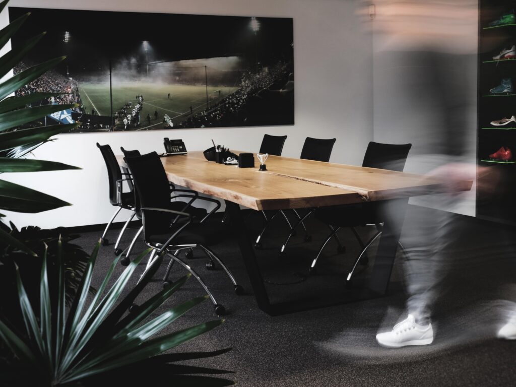 Hochwertige Konferenztische aus massiver Eiche Rado Manufaktur