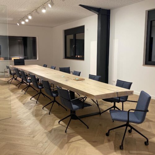 Konferenztische Eiche massiv gekalkt- Im RADO Manufaktur Showroom in Herten
