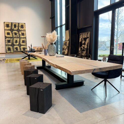 Esstisch Eiche massiv und Sitzblöcke Eiche massiv