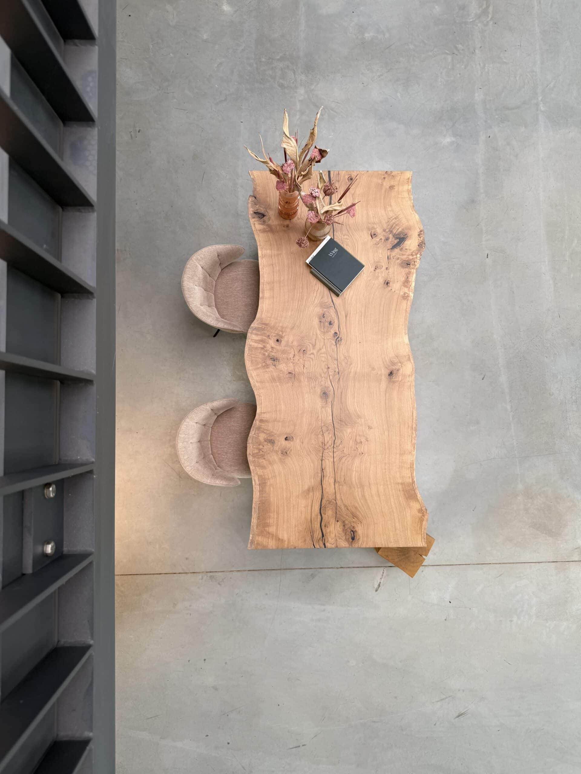 Massivholztisch Eiche natur - Im RADO Manufaktur Showroom in Herten