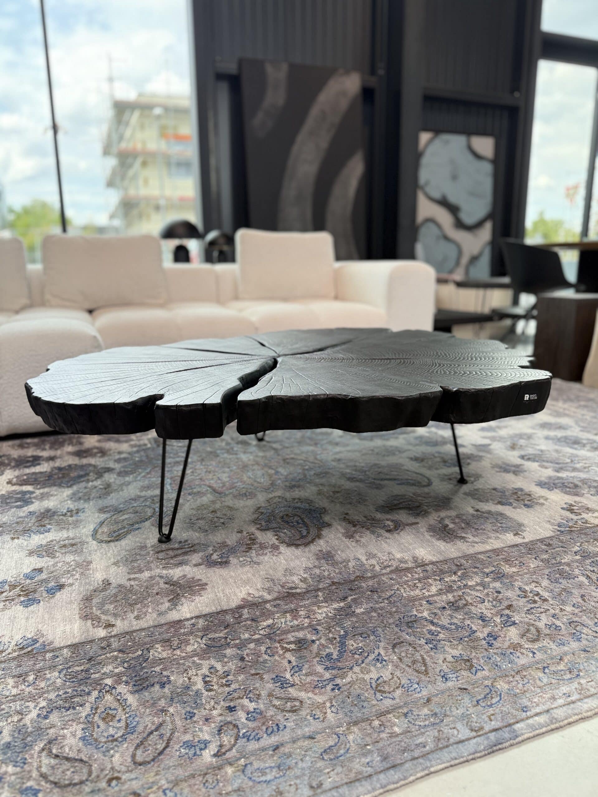 Couchtisch_massiv_geölt_schwarz