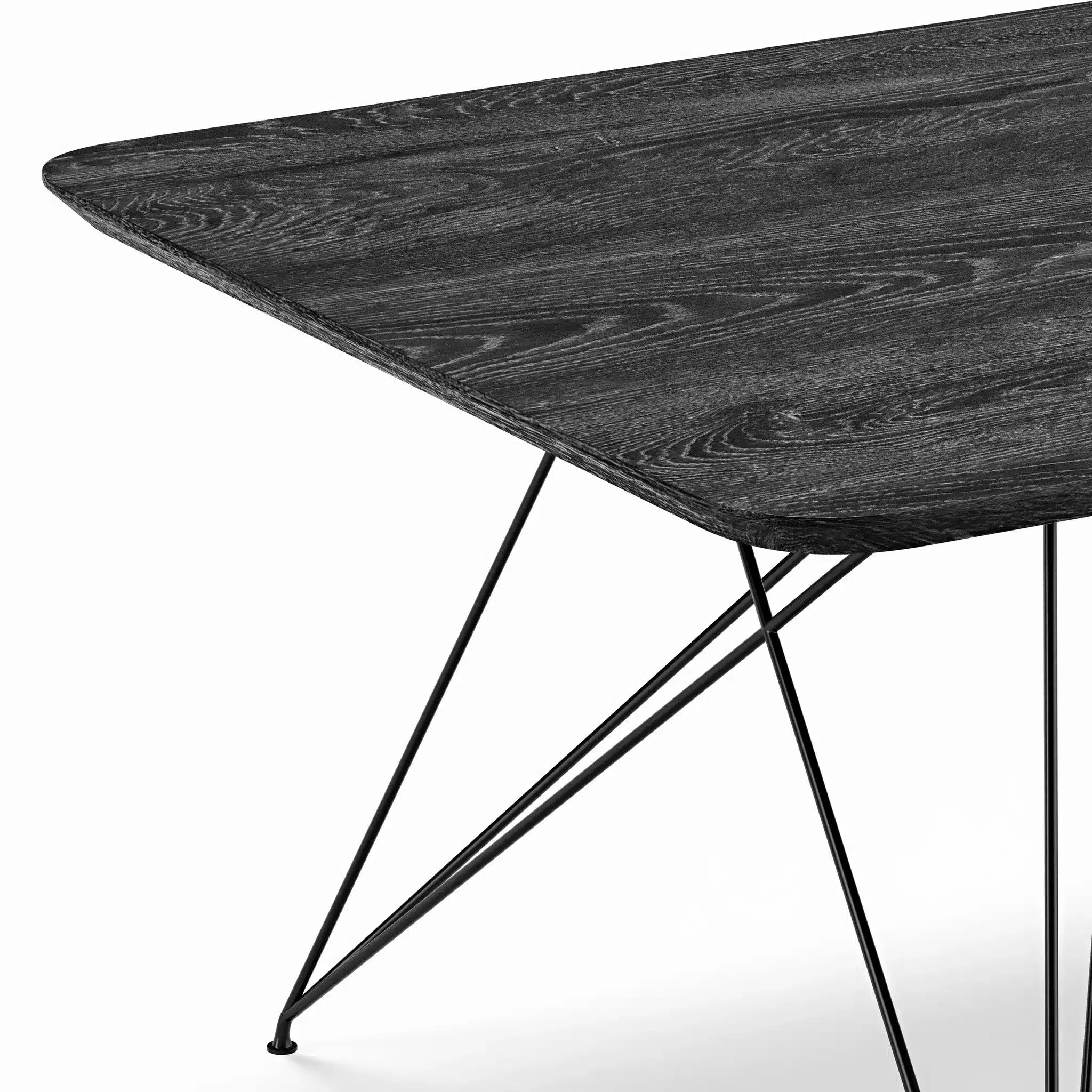 Massivholztisch mit Schweizer Kante