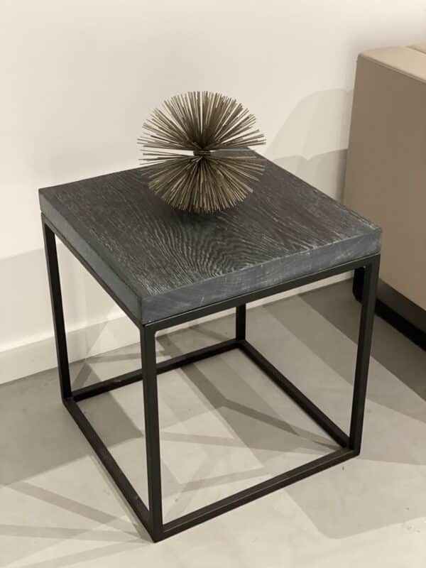 Couchtisch Eiche – Schwarz – Moderne Form ca. 50 x 50 x 56 cm